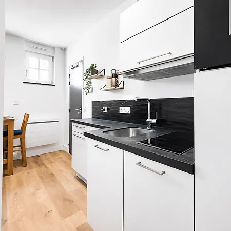 Apartment Elegant, Centre Ville, Acces A 100m